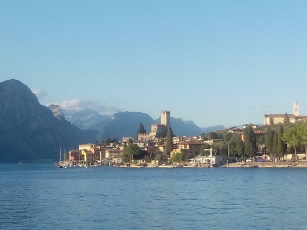 Camera Il Borgo Vicino Al Castello Con Parcheggio Malcesine Exterior photo